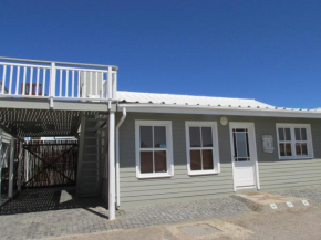 Point Village Accommodation -Linky's House
